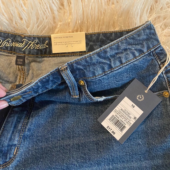 NWT Universal Thread High-rise jean shorts - Picture 5 of 9